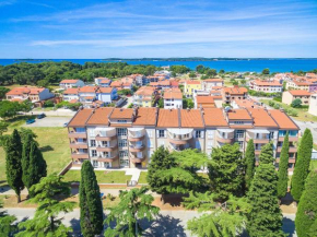 Отель Adriatic Apartments  Фажана